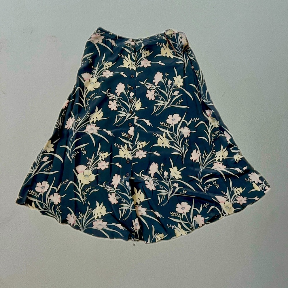 Women’s silk skirt, Jones of New York, part of a three piece suit.